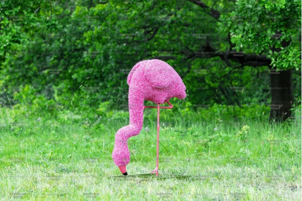 садовая фигура фламинго