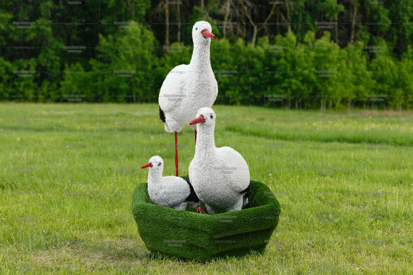 Топиари 3 аиста в гнезде,семья - газон Deluxe Green + Есо Топиари 3 аиста в гнезде,семья - газон Deluxe Green + Есо