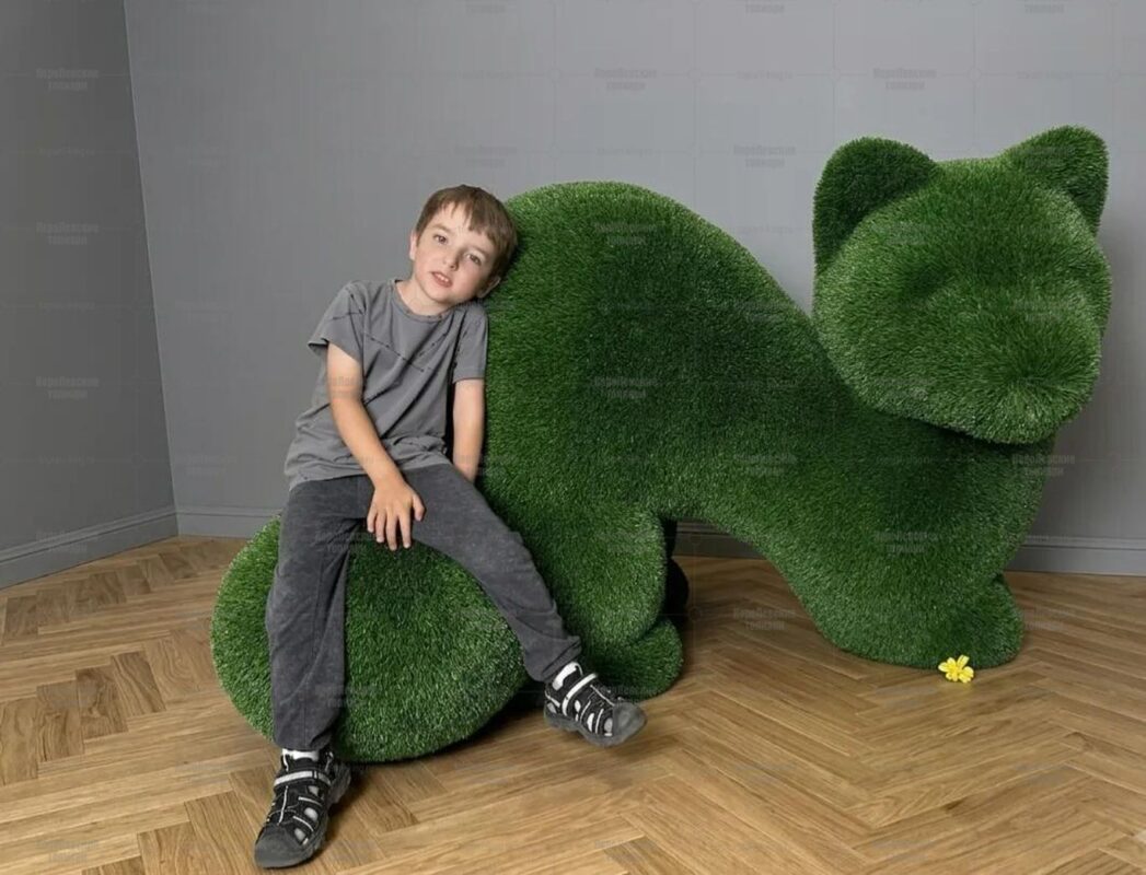 Топиари Соболь, h=100 см -  газон Deluxe Green