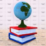 Топиари композиция глобус на книгах, h=230 см - газон Есо