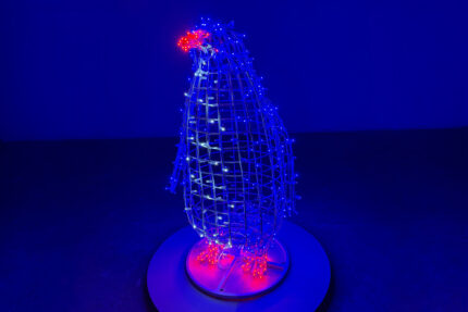 Световая фигура пингвин h=90 см