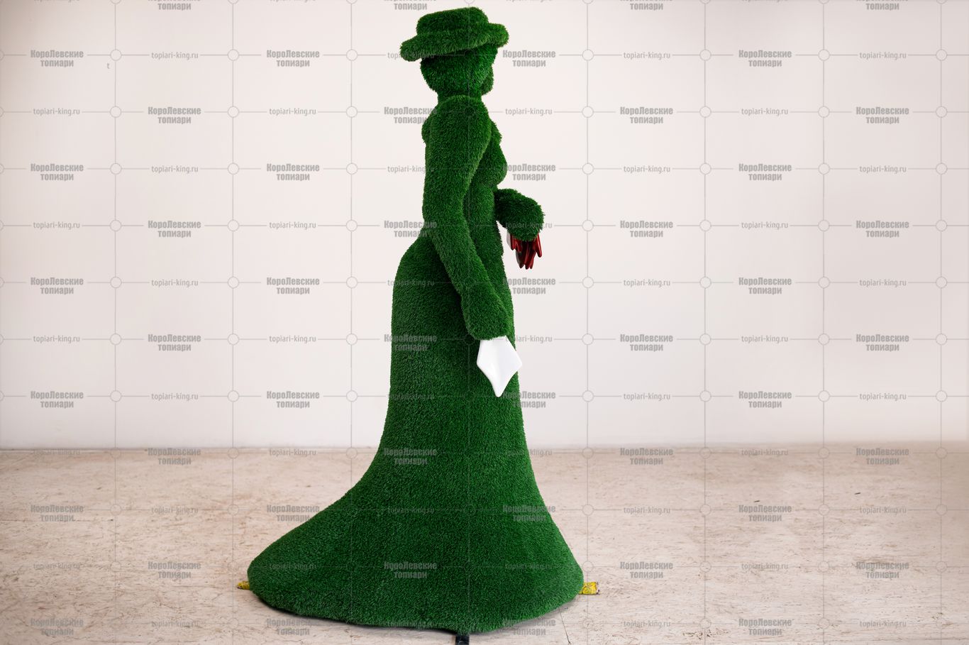 Топиари дама с перчатками, h=185см- газон Eco Топиари дама с перчатками, h=185см- газон Eco