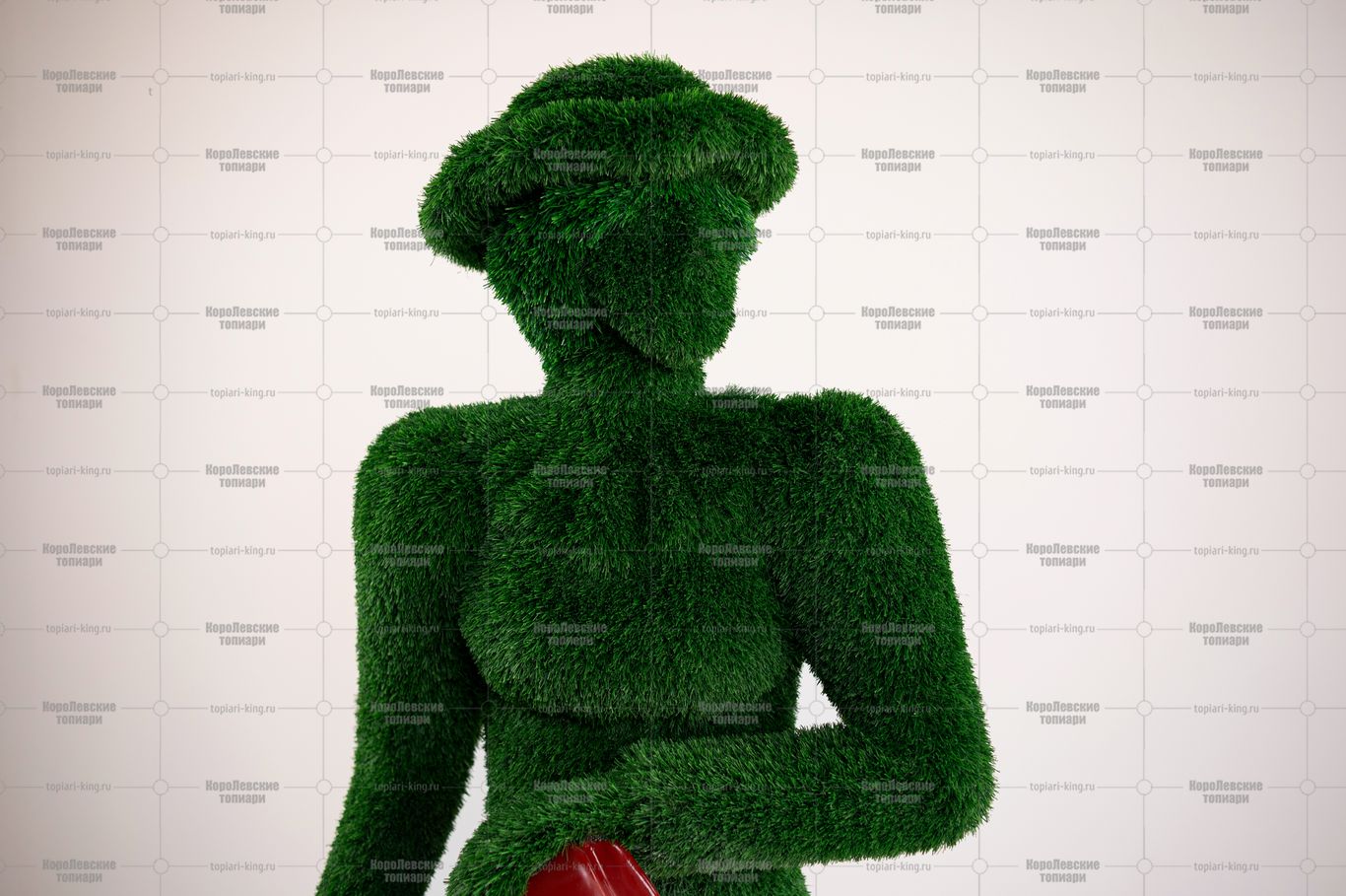 Топиари дама с перчатками, h=185см- газон Eco Топиари дама с перчатками, h=185см- газон Eco