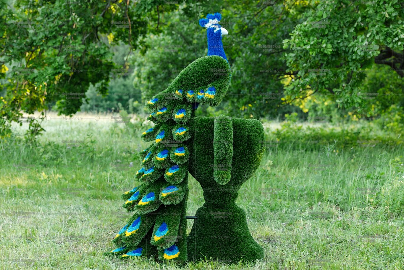 Топиари композиция павлин на вазоне - газон Deluxe Топиари композиция павлин на вазоне - газон Deluxe