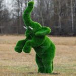 Топиари мамонт на дыбах - газон Eco