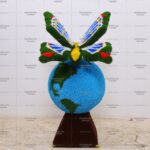 Топиари композиция бабочка Лайза на земном шаре, размер M -газон Eco