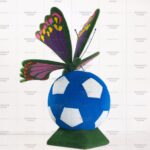 Топиари композиция бабочка на футбольном мяче - газон Есо