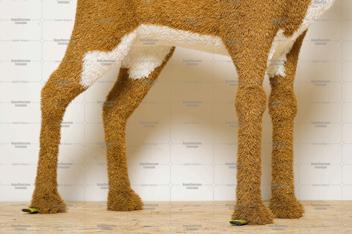 Топиари олень, малыш Орех, цветной - газон Eco Топиари олень, малыш Орех, цветной - газон Eco