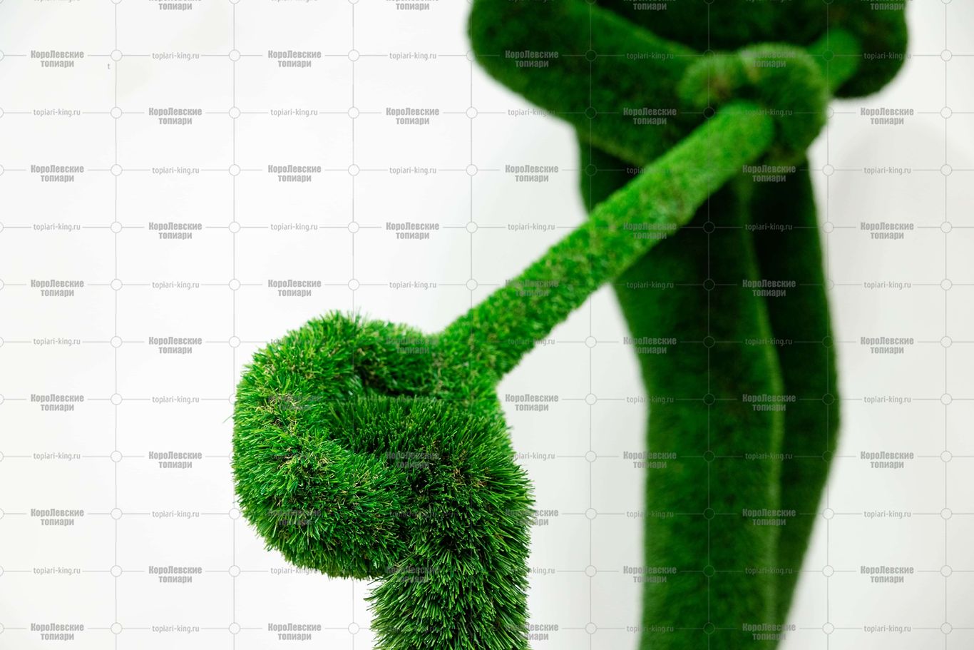 Топиари композиция сталевары - газон Deluxe Топиари композиция сталевары - газон Deluxe