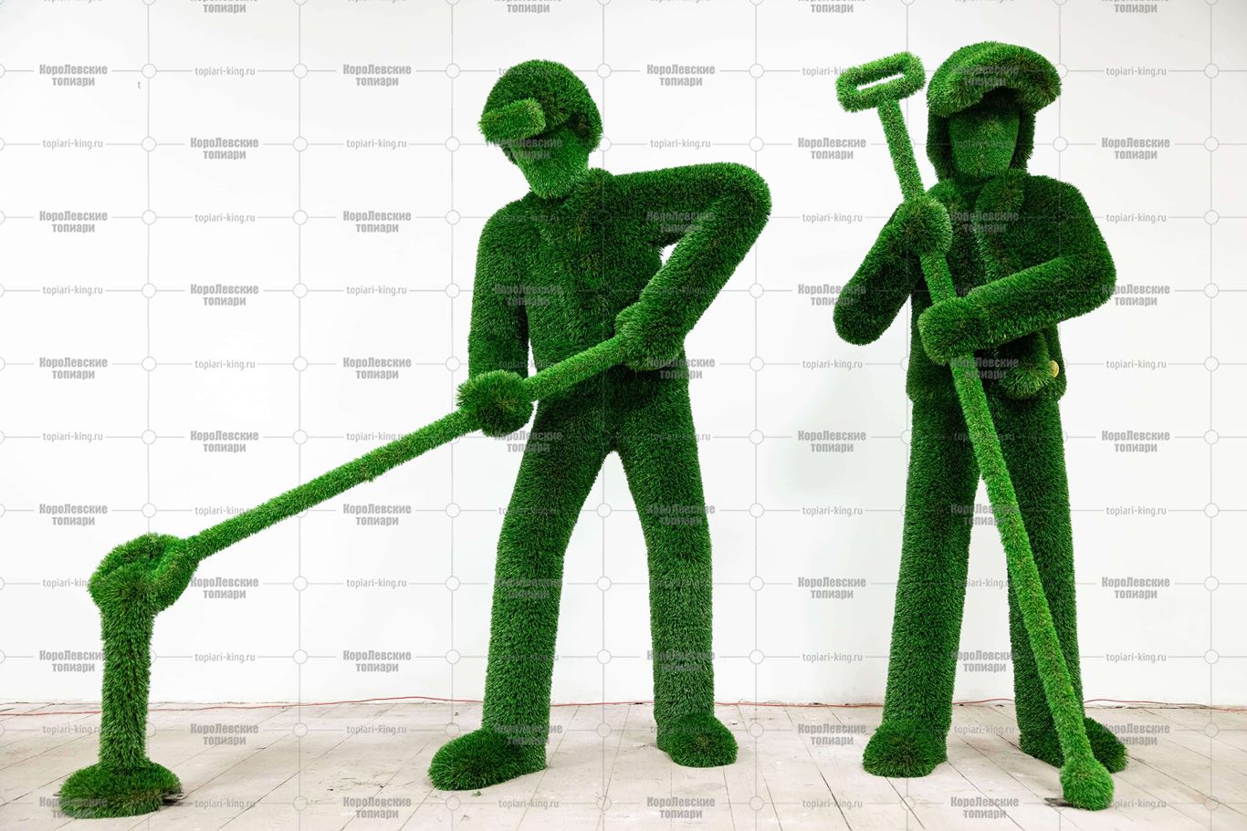 Топиари композиция сталевары - газон Deluxe Топиари композиция сталевары - газон Deluxe