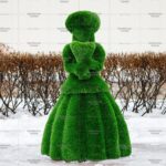 Топиари девочка с букетом - газон Deluxe