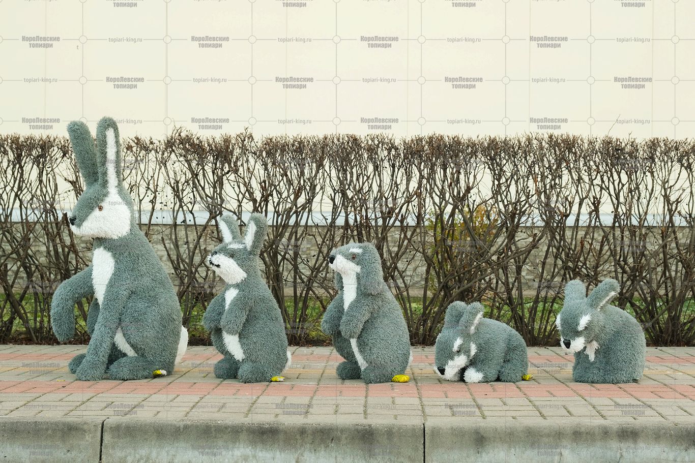 Топиари композиция зайцы, серые - газон Eco Топиари композиция зайцы, серые - газон Eco