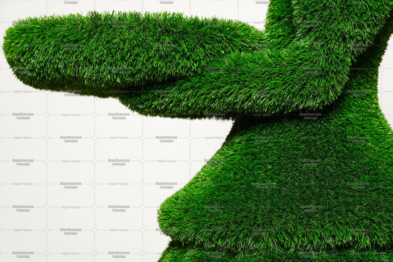 Топиари композиция леди Элизабет и девочка Агата - газон Eco Топиари композиция леди Элизабет и девочка Агата - газон Eco