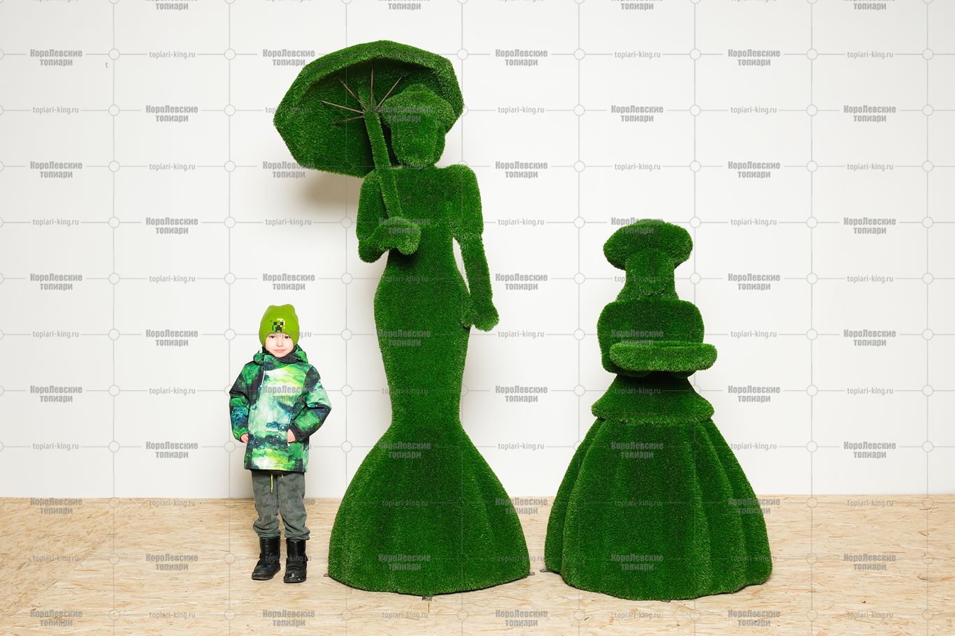 Топиари композиция леди Элизабет и девочка Агата - газон Eco Топиари композиция леди Элизабет и девочка Агата - газон Eco