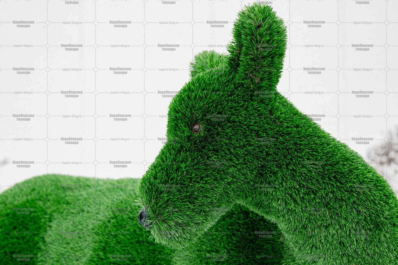 Топиари композиция олени, мама и малыш - газон Deluxe Топиари композиция олени, мама и малыш - газон Deluxe