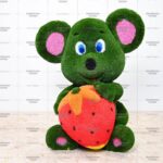 Топиари мышка с клубничкой - газон Eco