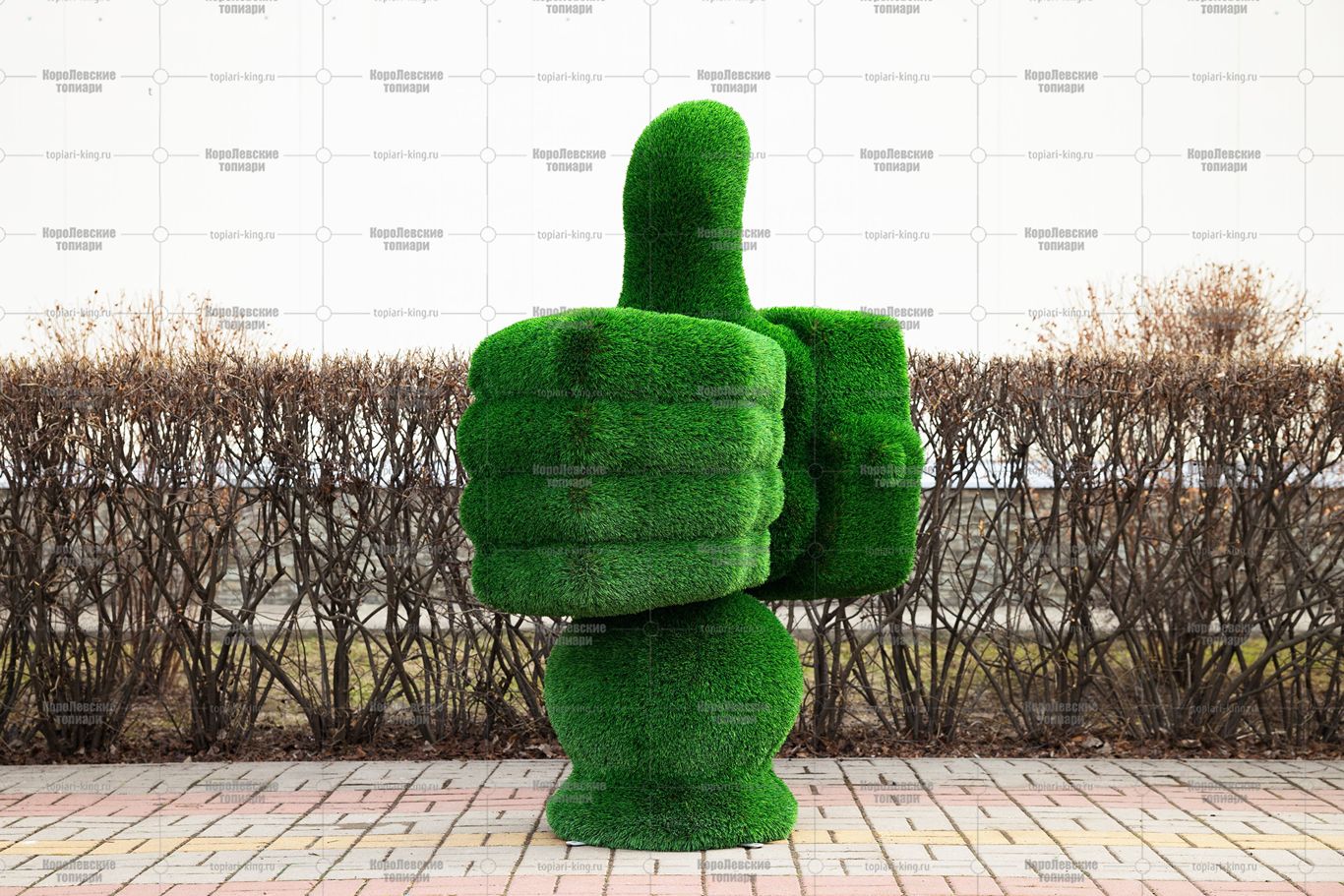 Топиари стела "Все идет по плану" - газон Deluxe Топиари стела "Все идет по плану" - газон Deluxe