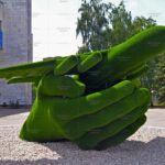 Топиари самолет в ладонях - газон Есо