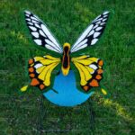 Топиари композиция бабочка Махаон на земном шаре - газон Eco