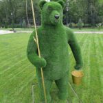 Топиари медведь Михайло рыбак - газон Eco