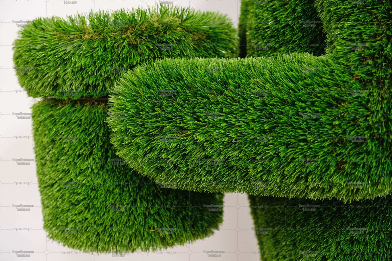 Топиари медведь с кашпо, h=177 см - газон Deluxe Топиари медведь с кашпо, h=177 см - газон Deluxe