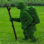 Топиари медведь с кашпо, турист - газон Eco