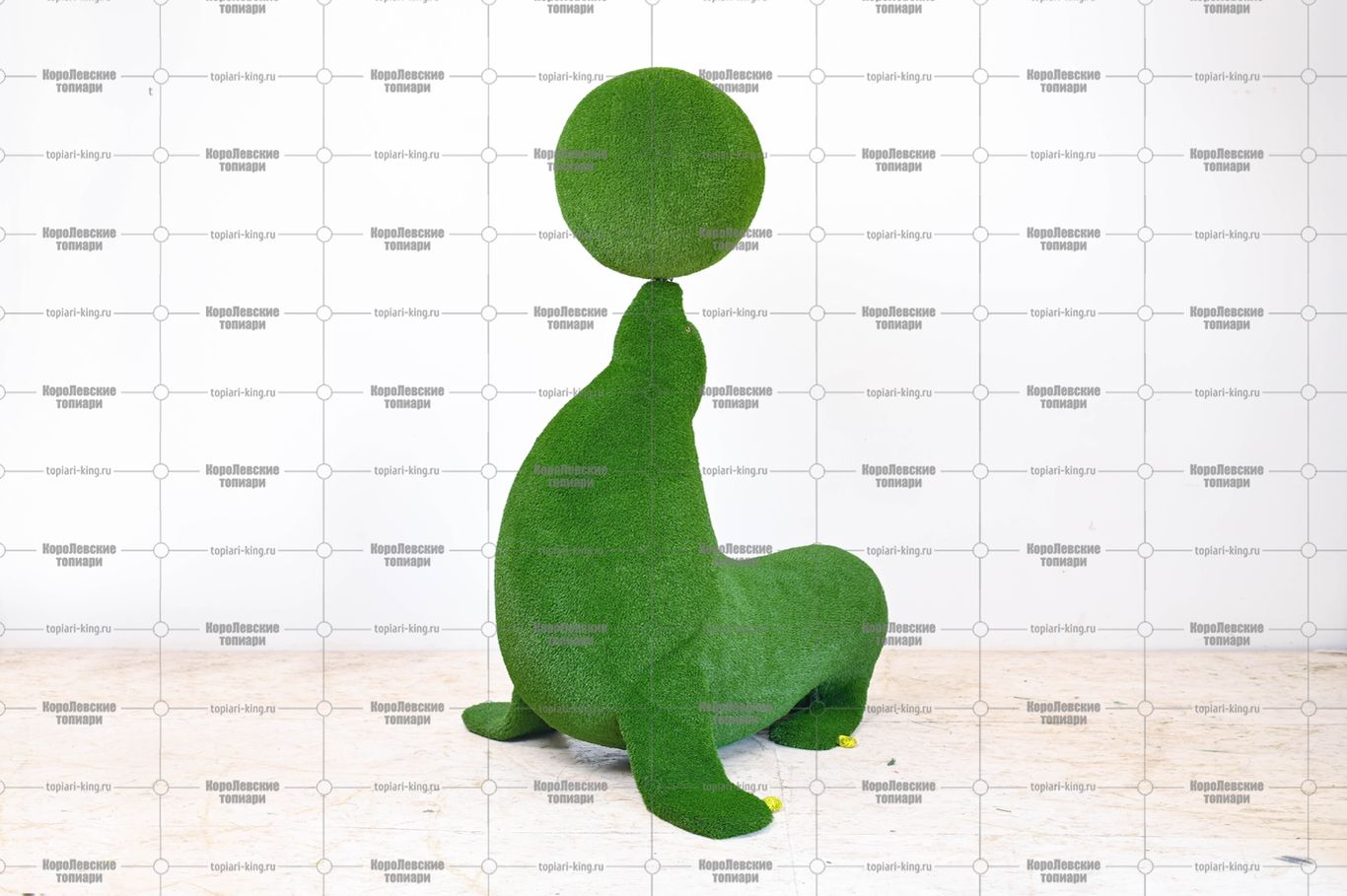 Топиари морской лев с мячом, модель  2 - газон Eco Топиари морской лев с мячом, модель  2 - газон Eco