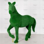 Топиари конь Рено - газон Есо