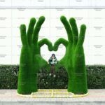 Топиари стела Ладони - сердце, h=350см - газон Deluxe