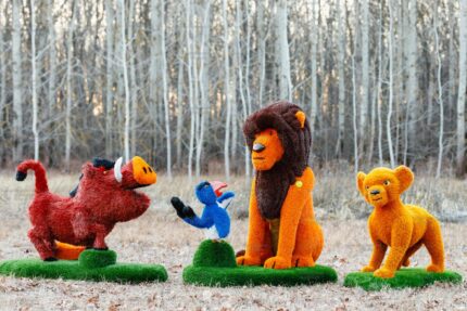 Топиари композиция лев с птичкой, кабан Валери и львенок оранжевый - газон Deluxe + Eco