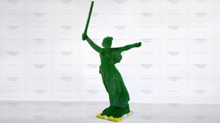 Топиари статуя РОДИНА МАТЬ, h=250см – газон Deluxe Green