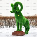 Топиари козел на камне - газон Deluxe