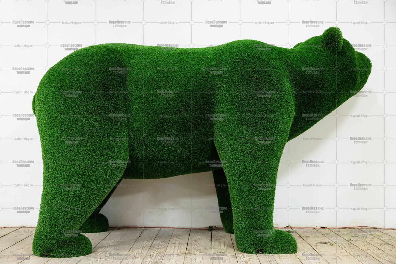 Топиари медведица Барбро - газон Deluxe Топиари медведица Барбро - газон Deluxe