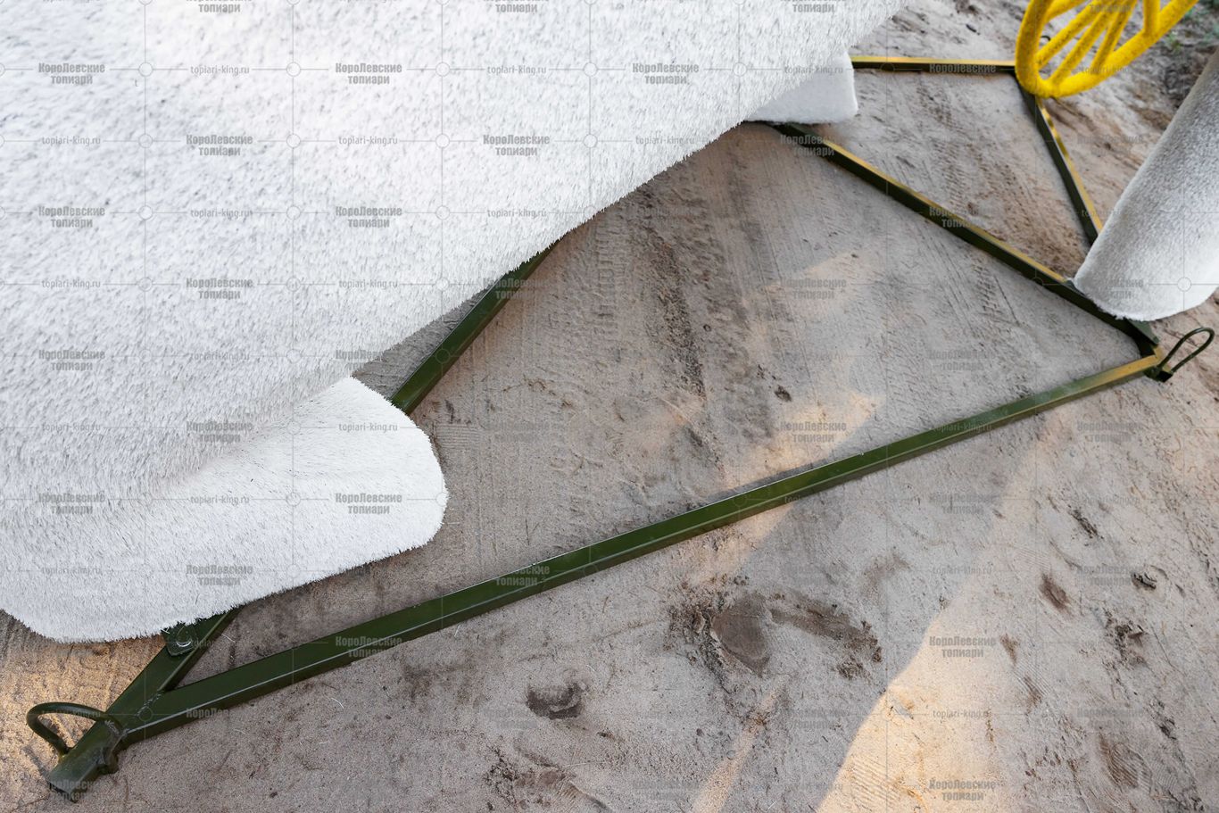 Топиари медведица Надежда - газон Есо Топиари медведица Надежда - газон Есо