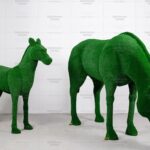 Топиари композиция лошадь Марта и жеребенок Марс - газон Есо