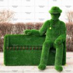 Топиари джентельмен Арли, ожидает (без лавочки) - газон Deluxe