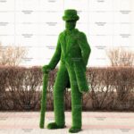Топиари джентльмен в шляпе с тростью, h=235см - газон Deluxe