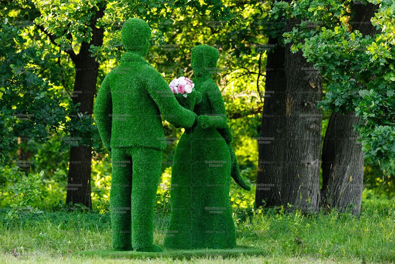 Топиари композиция леди и джентельмен, свидание - газон Eco Топиари композиция леди и джентельмен, свидание - газон Eco