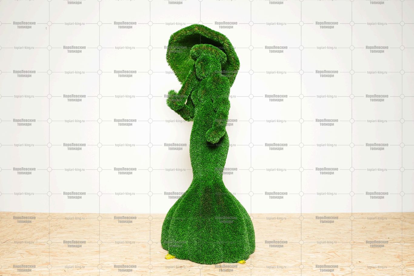 Топиари леди с зонтиком, Моне - газон Deluxe Топиари леди с зонтиком, Моне - газон Deluxe