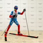 Топиари лыжник, h=200 см - газон Есо