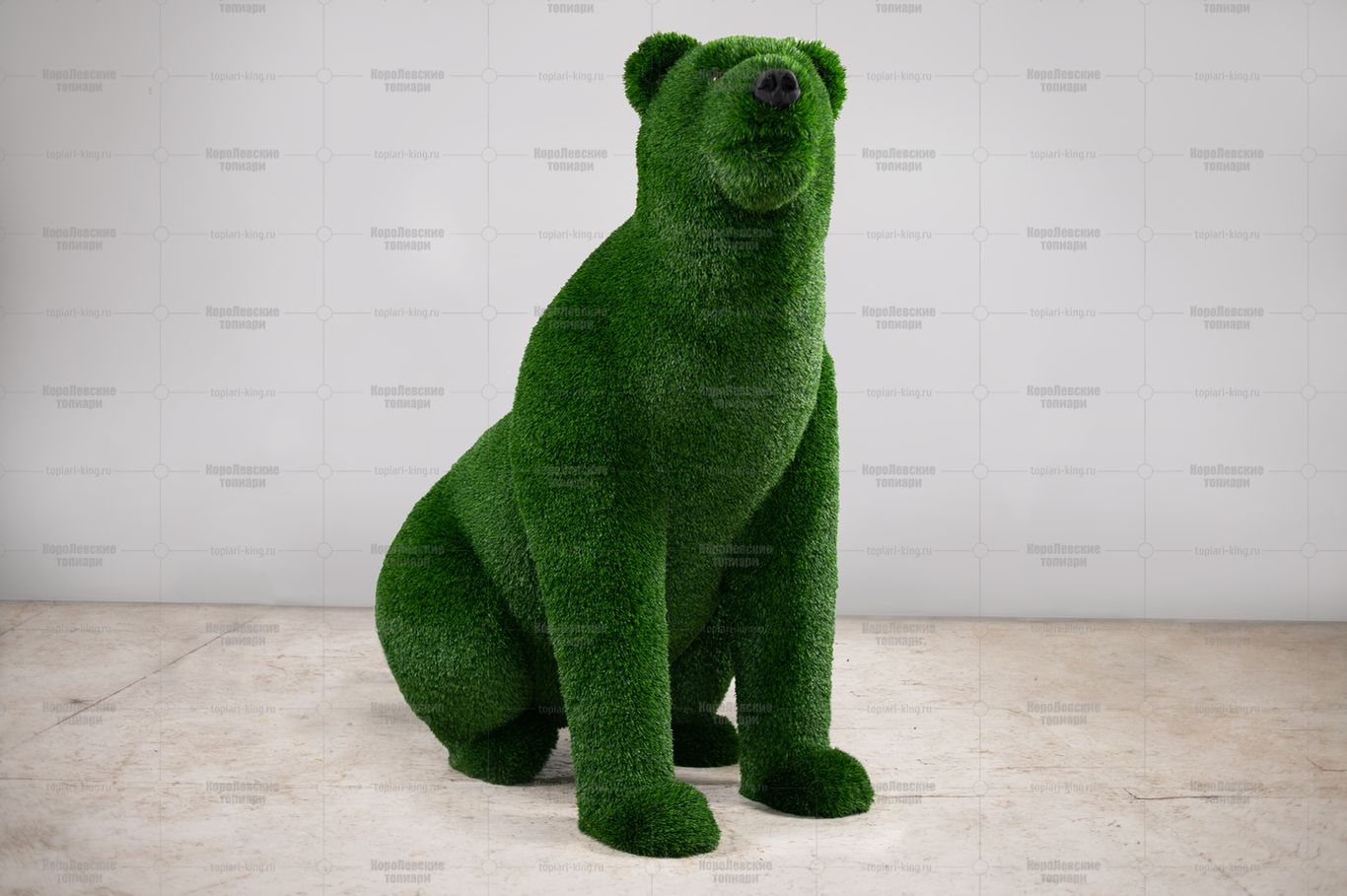 Топиари композиция медведица Монти и медведь Муни - газон Deluxe Green Топиари композиция медведица Монти и медведь Муни - газон Deluxe Green