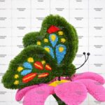 Топиари композиция бабочка Тара на розовом цветке - газон Eco+Deluxe