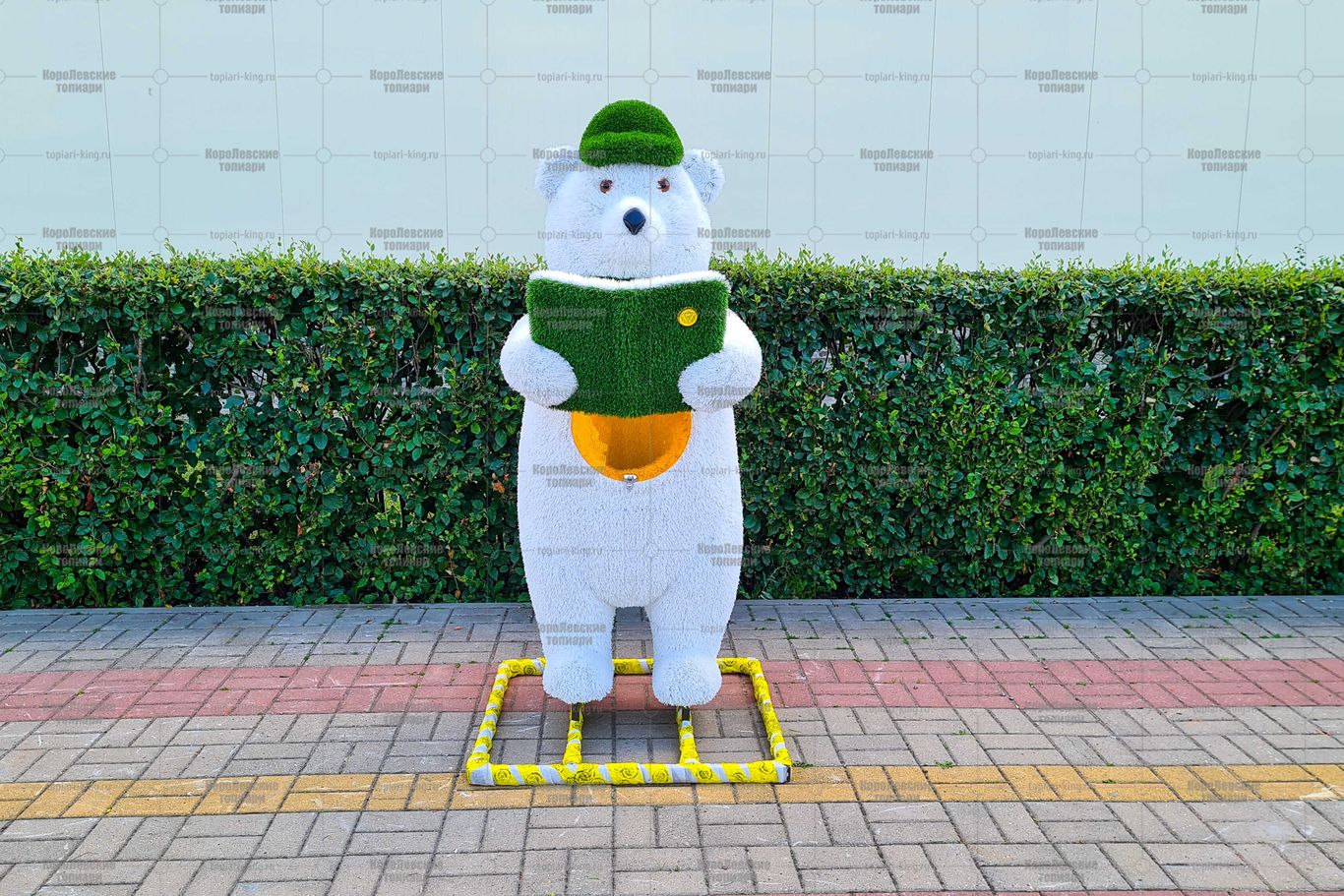 Топиари медведь-контейнер, книголюб, h=170см - газон Eco Топиари медведь-контейнер, книголюб, h=170см - газон Eco