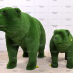 Топиари композиция медведь Шанти, h=123 см и медвежонок Шантар, h=81 см - газон Eco