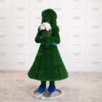 Топиари девочка с букетом - газон Eco