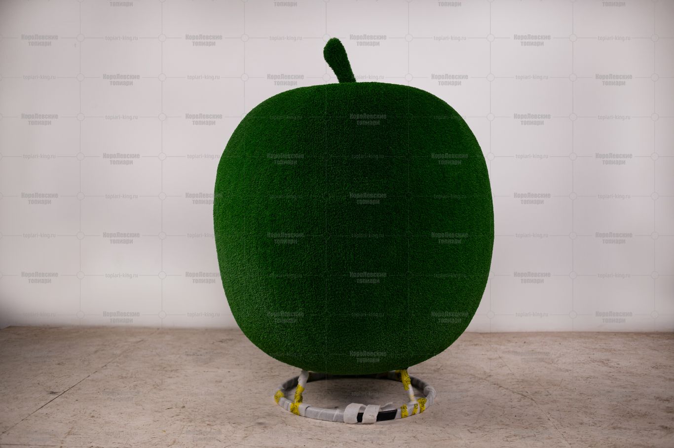 Топиари яблоко большое - газон Eco Топиари яблоко большое - газон Eco