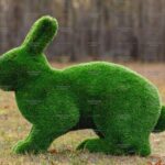 Топиари зайчиха Ребека - газон Premium