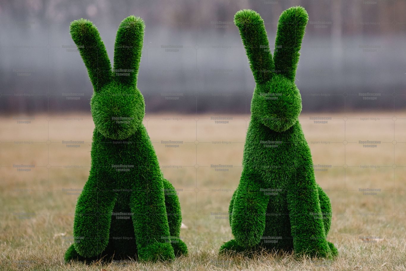 Топиари заяц Трини, h=105 см - газон Deluxe Топиари заяц Трини, h=105 см - газон Deluxe