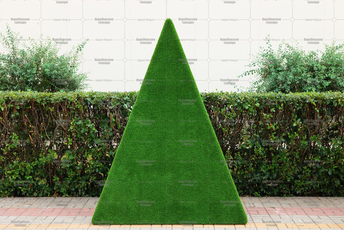 Топиари пирамида, зеленая, большая - газон Eco Топиари пирамида, зеленая, большая - газон Eco