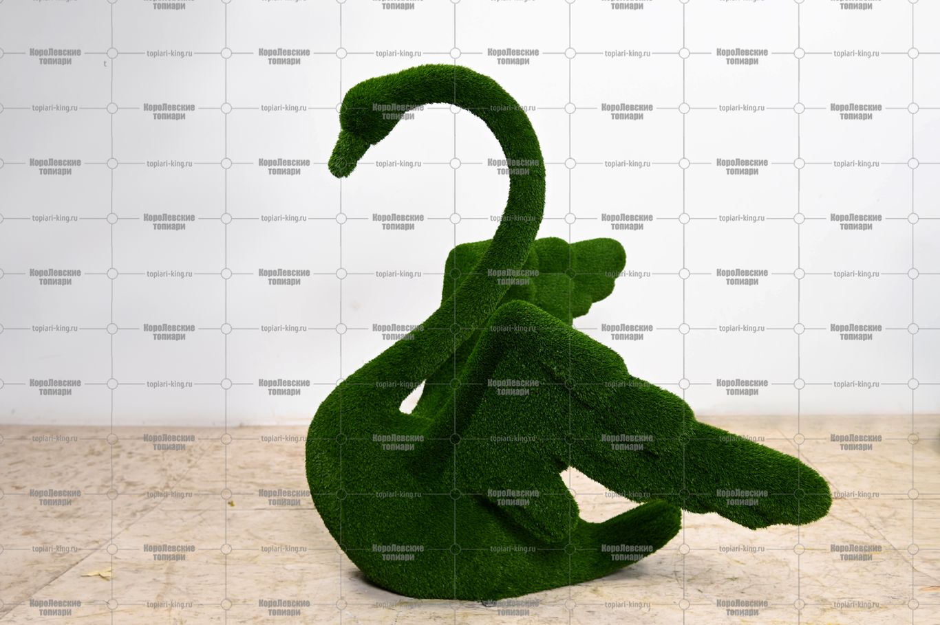 Топиари лебедь Жакар - газон Есо Топиари лебедь Жакар - газон Есо